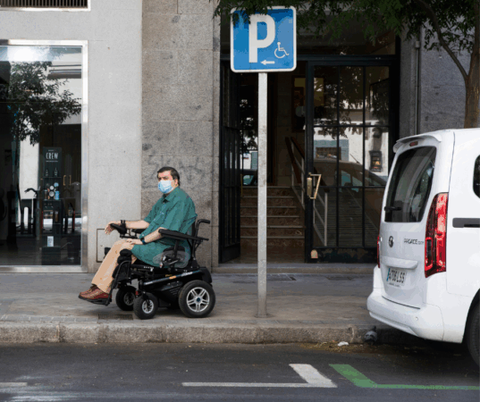 Las plazas PMR no son tu comodín: son un derecho